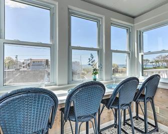 Westbrook Home with Ocean Views - Walk to Beach - Westbrook - Dining room