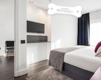 Ilunion Suites Madrid - Madrid - Bedroom