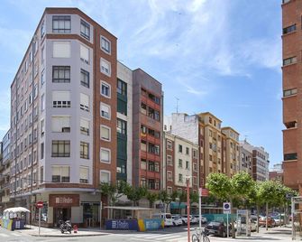 Iraipe Achuri Auto Check-In - Miranda de Ebro - Edifici