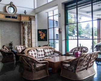 Green Garden Hotel - Berastagi - Ingresso