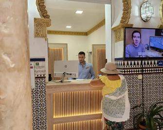 Zaida Boutique Hotel - Seville - Front desk