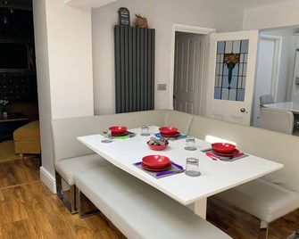 Delightful Luxury Bath & Breakfast 4 - Brighton - Phòng ăn