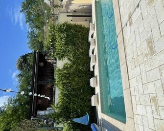 Luxury Villa for extended families, pet-friendly - Măgura - Pool
