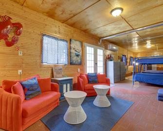 Vibrant Pass Christian Oasis - 3 Blocks to Beach! - Pass Christian