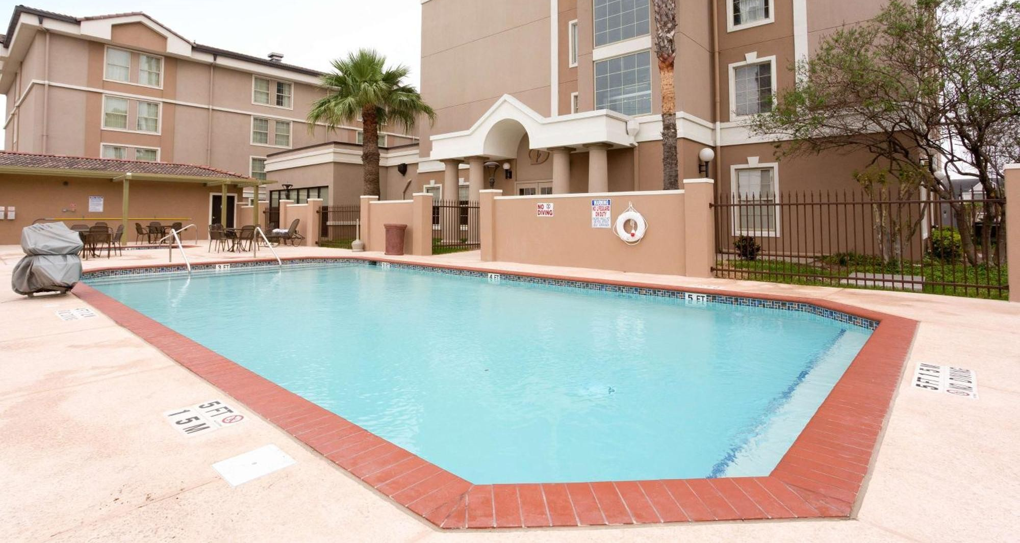 Mcallen Plaza Hotel Inn & Suites - McAllen - Pool