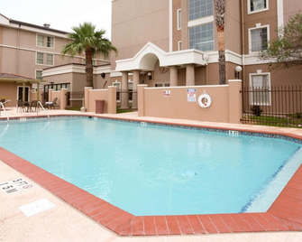 Mcallen Plaza Hotel Inn & Suites - McAllen - Pool