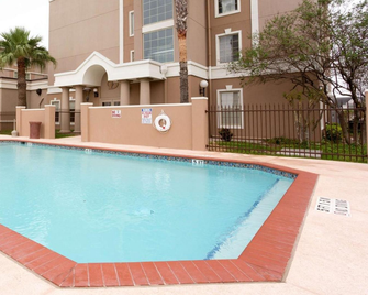 Mcallen Plaza Hotel Inn & Suites - McAllen - Pool