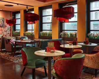 25hours Hotel Frankfurt The Goldman - Frankfurt am Main - Bar