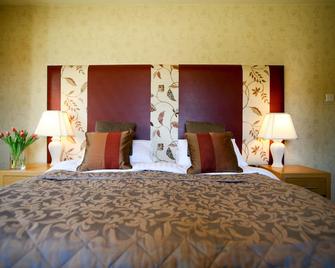 The Tomich Hotel - Beauly - Bedroom