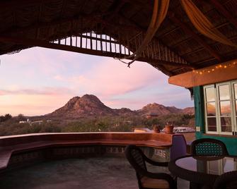 El Encanto - Artful Luxury In A Rustic Setting By The Sea - Cabo Pulmo - Balcony