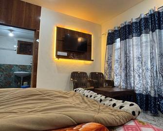 Happy Homestay - Dalhousie - Phòng ngủ