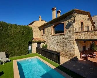 Cal Bisbe - Capmany - Pool