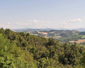 Holiday Home in Ca' De' Grimaldi with Garden - Castellarano - Vista del exterior