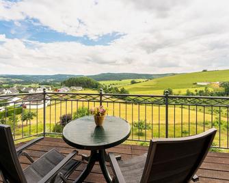 Am Pön - Ferienwohnungen - Medebach - Balkon