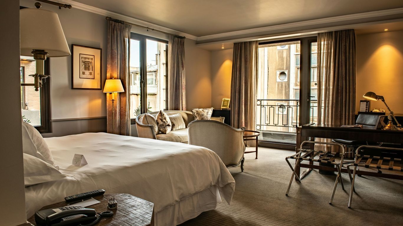 The Singular Santiago Lastarria Hotel