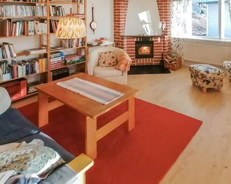 Awesome Home in Fjaelkinge With Kitchen - Fjalkinge - Vardagsrum