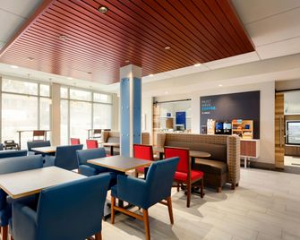 Holiday Inn Express & Suites Hayward - Castro Valley By IHG - Hayward - Restaurant