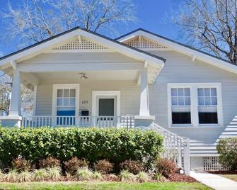 The Cov La Cottage - Covington - Building