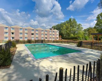 Novotel Wavre Brussels East - Wavre - Pool