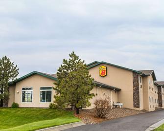 Super 8 by Wyndham Wheatland Wyoming - Wheatland - Building