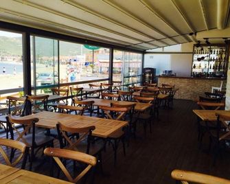 Nemrut Bay Otel - Yenifoça - Ресторан