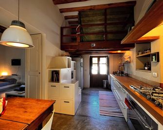 Harmonic House, garden, volcano, swimming pool, sea. - Stromboli - Kitchen