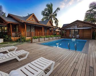 Foxoso Aaristo Baga Beach Resort - Baga
