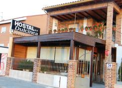 Hostal Dulcinea - Esquivias - Building