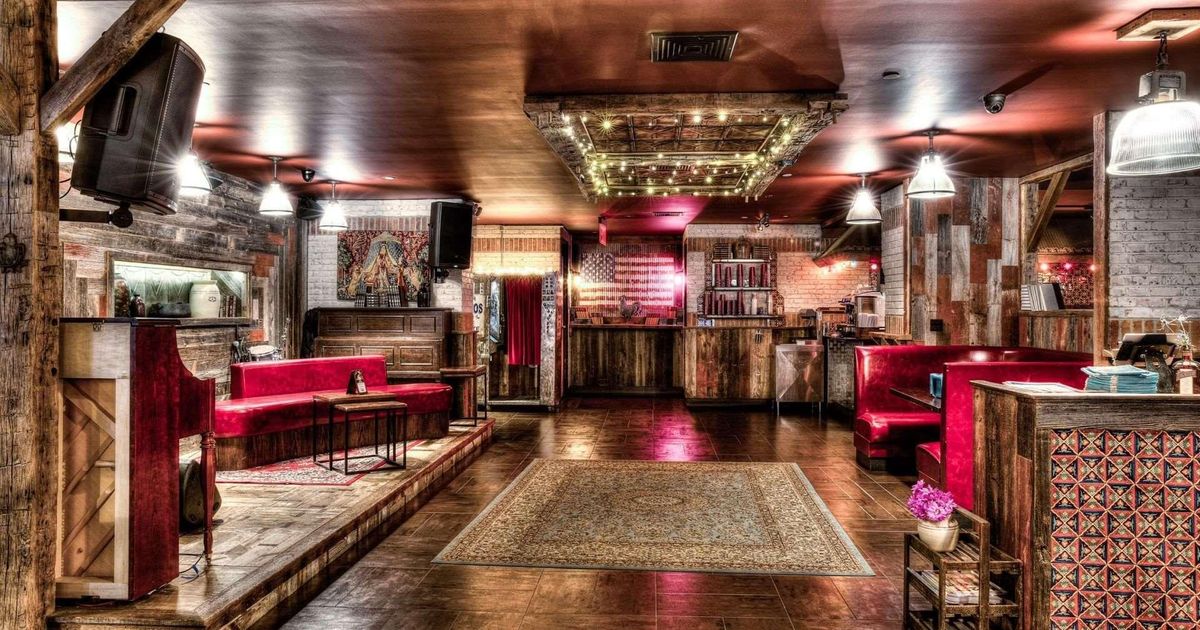 Skyline Hotel from . New York Hotel Deals & Reviews - KAYAK