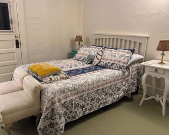 Charming 1-bedroom apartment with WiFi, AC in delightful Brattleboro - Brattleboro