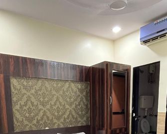Hotel Sea View - Mumbai - Bedroom