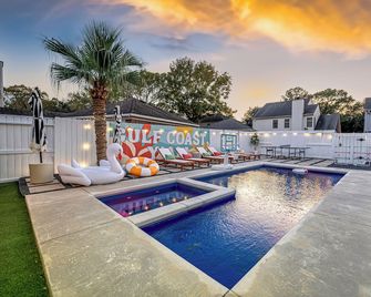 Your Family Relax Getaway - League City - Bazén