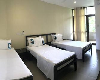 Saninro Hotel - Ragama - Ragama - Habitación