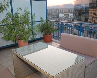 Arpad Bridge Apartments - Budapest - Balcony