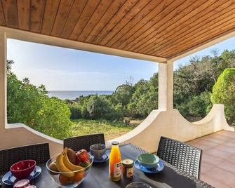 Holiday Home Villa Bruzzi by Interhome - Pianottoli-Caldarello - Balcón