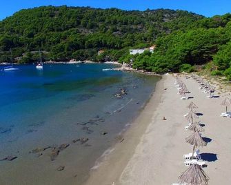 Apartments Matusko Mljet - Two-Bedroom Apartment with Terrace and Sea View - Saplunara - Playa