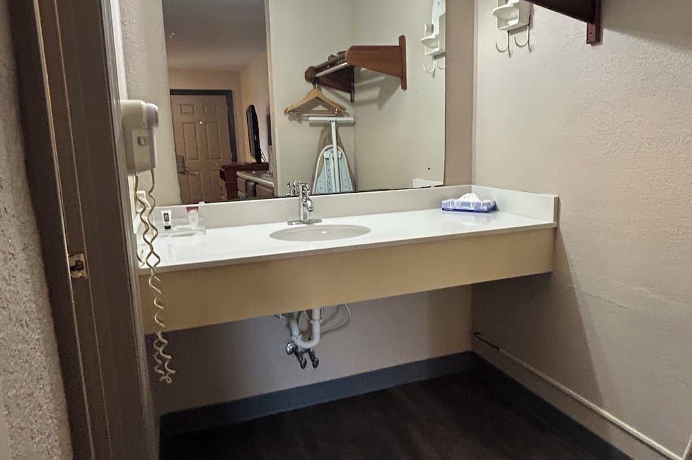 Lodge Inn Extended Stay - Goldsboro
