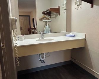Lodge Inn Extended Stay - Goldsboro