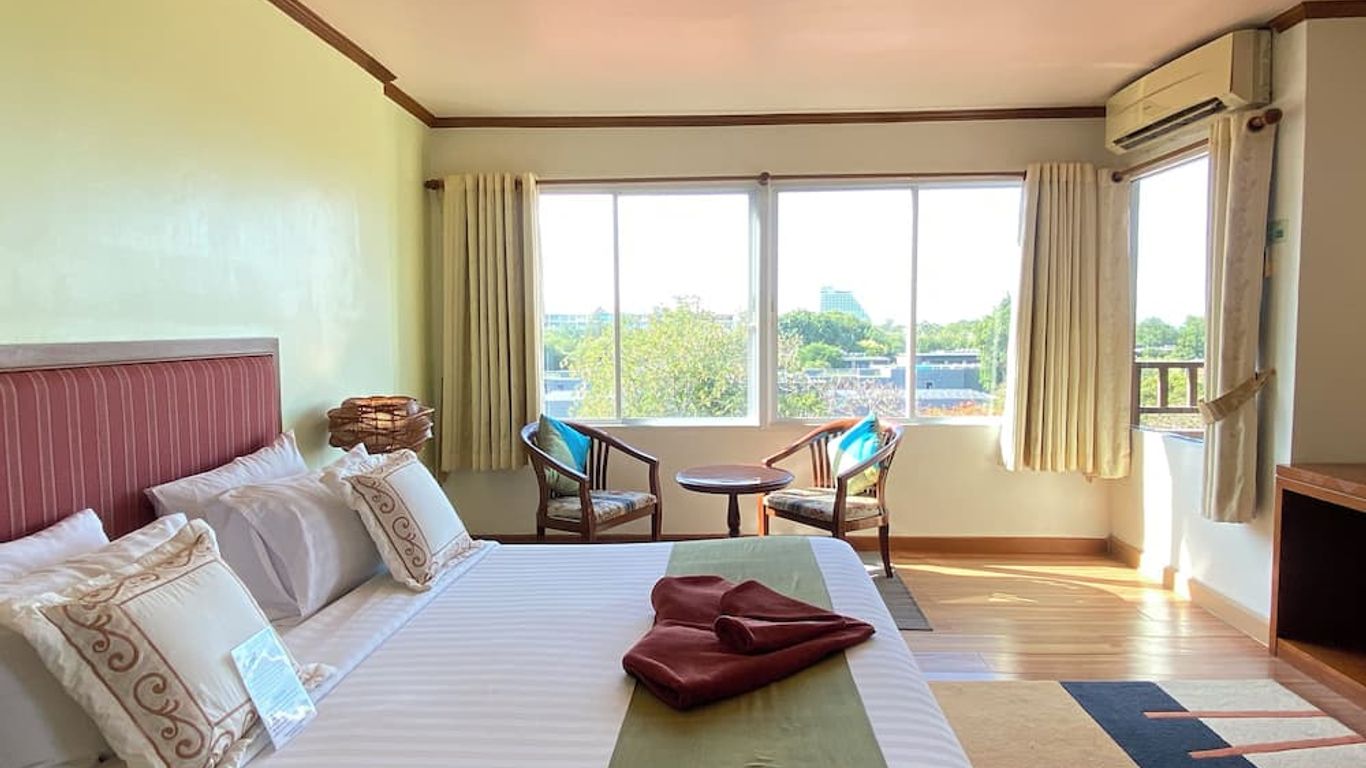 Thipurai Beach Hotel