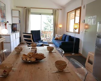 1/2 Cottage That Will be Perfect for Families With Children - Villarodin-Bourget - Salle à manger