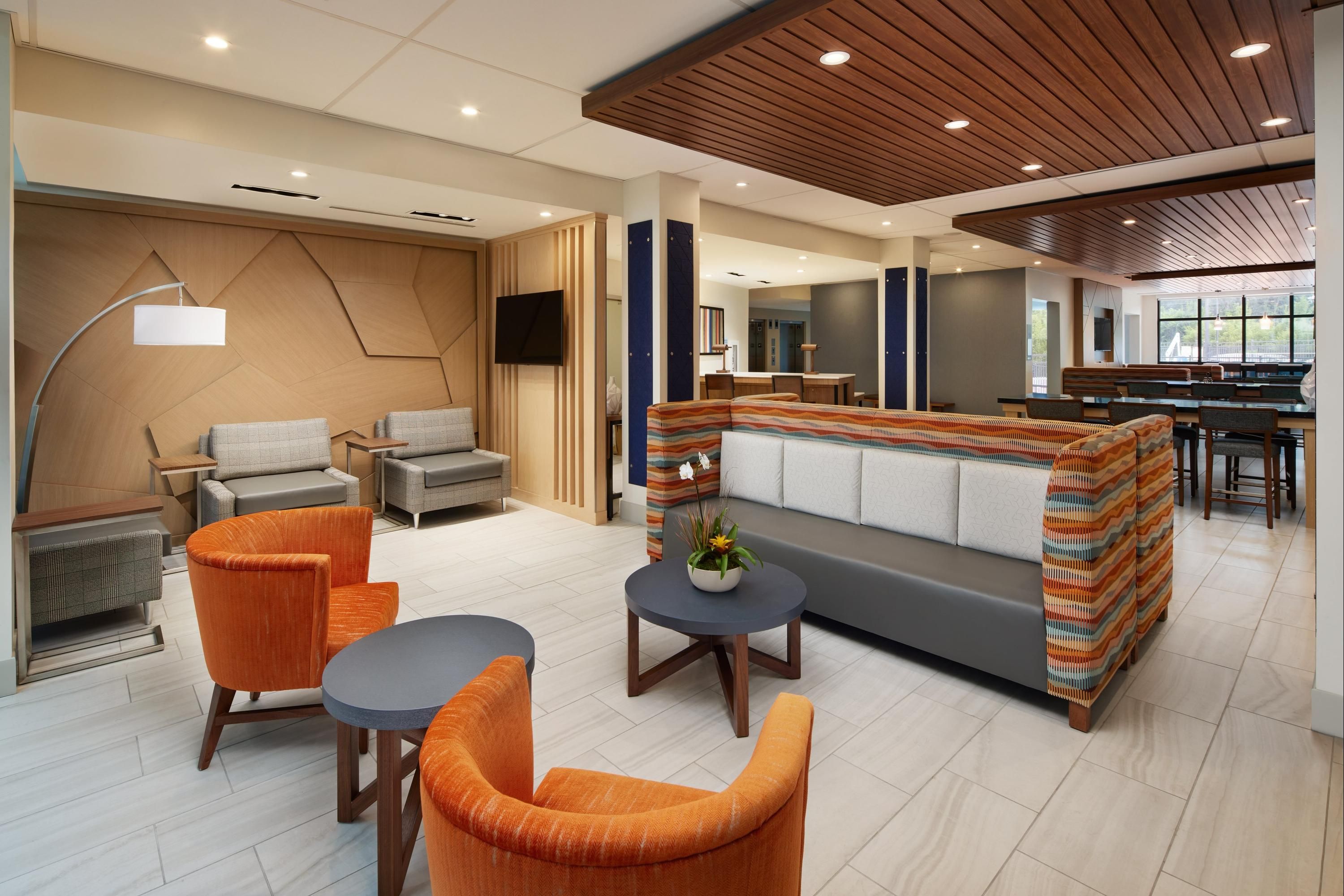 Holiday Inn Express & Suites Gulf Breeze - Pensacola Area By IHG - Gulf Breeze - Lounge