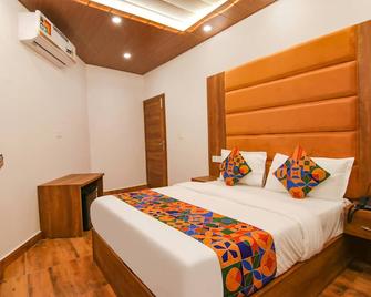 Fabhotel Ambassador - Chandigarh - Schlafzimmer