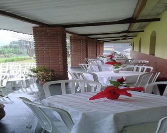 Cozy house for family or church in Nazare Paulista, pet friendly. - Nazare Paulista - Restaurant