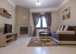 Historic Luxury House Heart of Meteora - Kalabaka - Living room