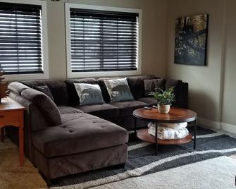 House - 3 Br - 2 Ba - Sleeps 10\n - Yampa - Sala de estar