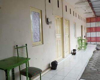 Hotel O Hunian 99 - Banyuwangi - Vista del exterior