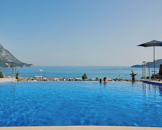 Skyline resort - Budva - Pool