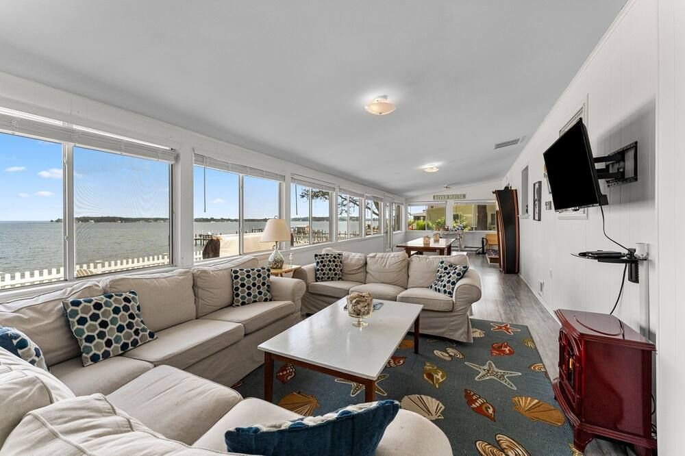 The Beach Retreat is a cozy beach Villa with Hottub overlooking a private beach.