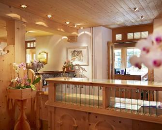 Casanna Hotel Davos City Center - Davos - Receptionist