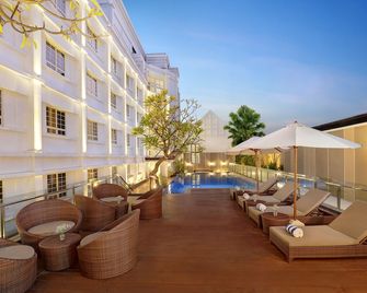 Kokoon Hotel Surabaya - Surabaya - Kolam